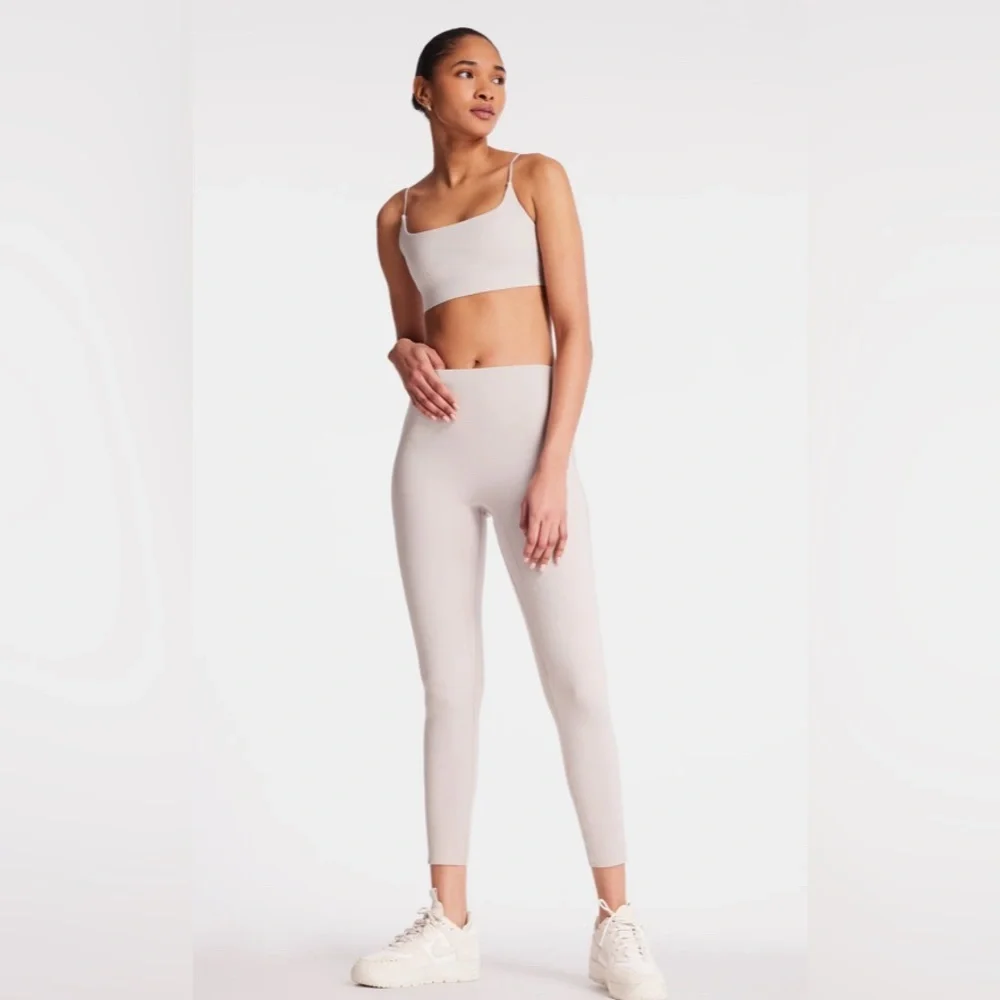 NWT Le Ore Matching Set: Bella Bonded Legging & Bra in Ashes of Roses Small - Picture 3 of 12